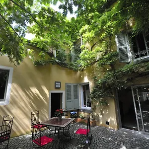 Chambres D'hotes Le Petit Siam : Le Calme En Centre Bed & Breakfast